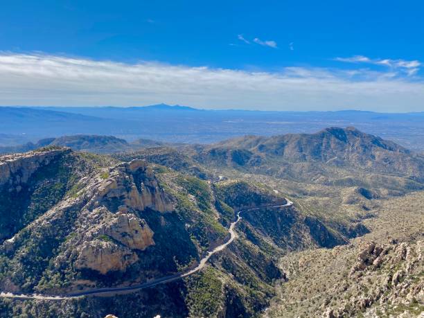 mt lemmon scenic byway - tucson - mt lemmon photos et images de collection