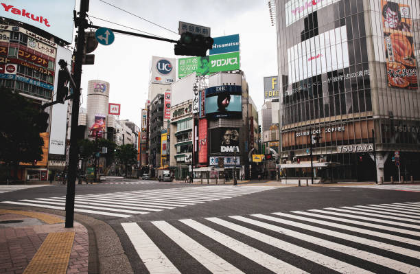 lockdown tokyo durch pandemieperiode, corona-virus - harajuku district stock-fotos und bilder