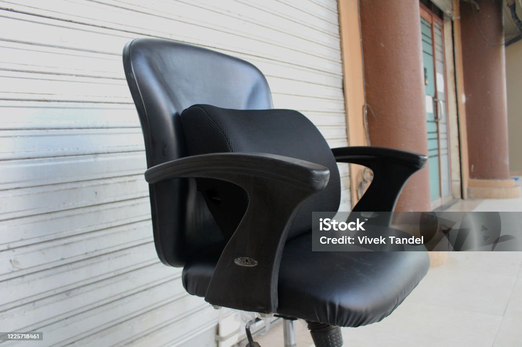https://media.istockphoto.com/id/1225718461/photo/memory-foam-lumbar-support-pillow-for-back-pain-in-black-office-chair-at-home.jpg?s=1024x1024&w=is&k=20&c=qts74aEP5XWV6GH3Lb4otUTnmaLaXKftgdj3KPO79NQ=