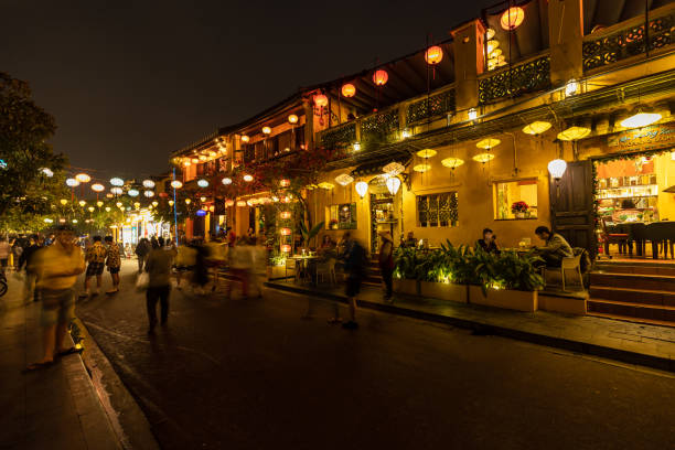 la ciudad de hoi an en vietnam - formal garden ornamental garden lighting equipment night fotografías e imágenes de stock