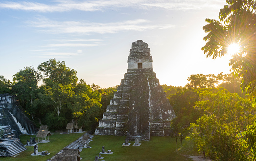 Pictures taken at sunrise and in the early morning in Tikal.
