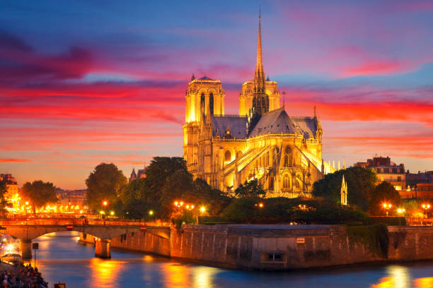 istock Notre Dame de Paris at night 1225891459
