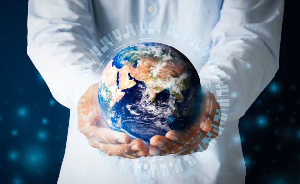 Businessman hand holding multinational hologram globe concept for world map responsibility, cloud internet network connection, international tech information, global education classroom online, CSR earth ecosystem empresario mano sosteniendo concepto de globo de holograma multinacional para la responsabilidad del mapa mundial, conexión a la red de internet en la nube, información tecnológica internacional, aula de educación global en línea, ecosistema de tierra