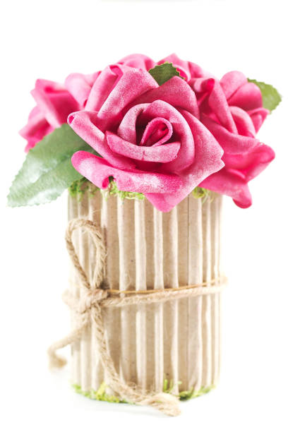 крупным планом фото ручной работы розовые цветы. украшения. хобби - morgan rose стоковые фото и изображения