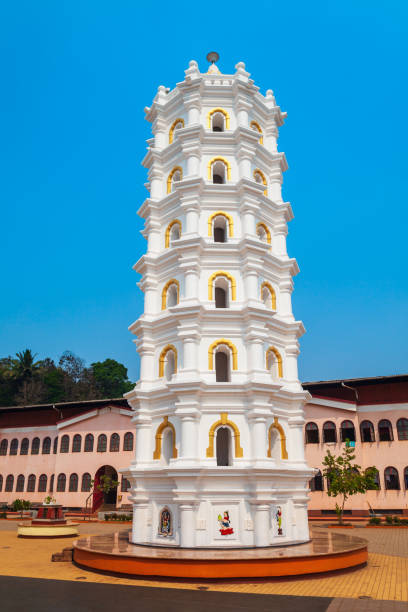 shri mangeshi temple in ponda - india goa temple indian culture imagens e fotografias de stock