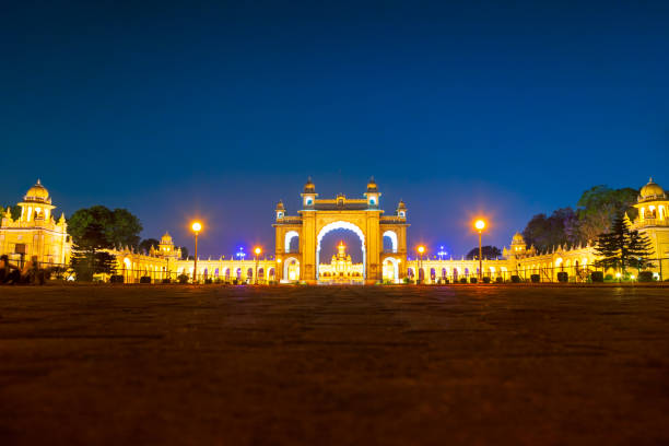 palácio real de mysore na índia - wodeyar - fotografias e filmes do acervo