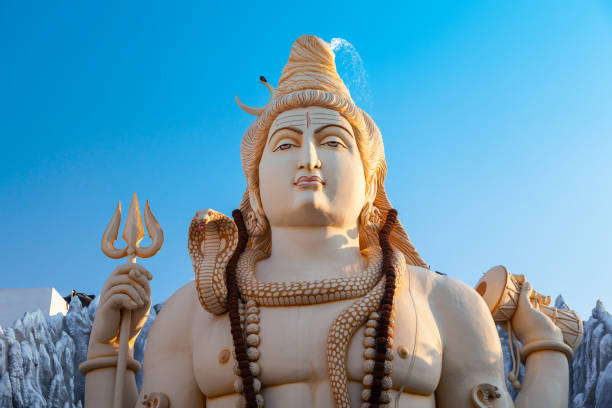 templo shivoham shiva em bangalore - shiv bangalore shiva god - fotografias e filmes do acervo
