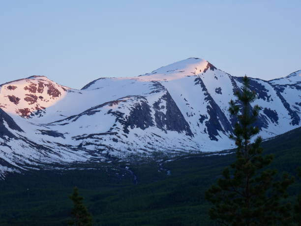 istock Snowcapped mountain in Norway 1226011419