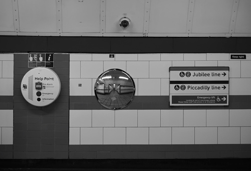 camera mirror directions in the underground