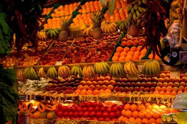 vegueta fruits - market stall spain fruit trading photos et images de collection