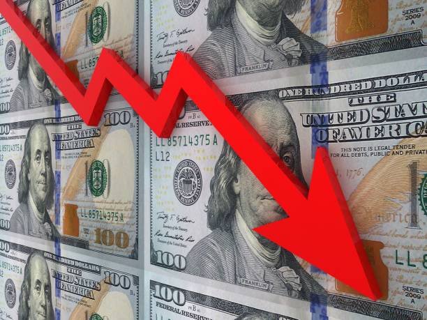 istock Money finance crisis falling graph chart 1226152270