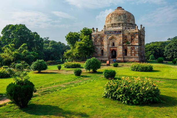 Sheesh Gumbad tomb in Lodi Gardens city park in Delhi, India Sheesh Gumbad - islamic tomb from the last lineage of the Lodhi Dynasty. It is situated in Lodi Gardens city park in Delhi, India lodi gardens stock pictures, royalty-free photos & images