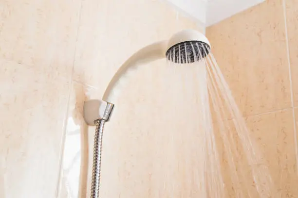 A contrast shower can be taken right at home, in an apartment, although it can be done if there is both hot and cold water - this is convenient and takes you a maximum of 10 minutes, and the effect, with constant hardening, will be huge
