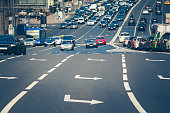 pfeile-auf-dem-asphalt.jpg?b=1&s=170x170&k=20&c=lUJKzglMjI9Jo4opC2EdxEt6cqYeQC7094-tyaEqX_k=
