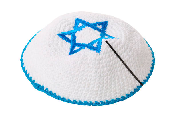 tradycyjne żydowskie nakrycia głowy z gwiazdą dawida odizolowane na białym tle - cap embroidery blue hat zdjęcia i obrazy z banku zdjęć