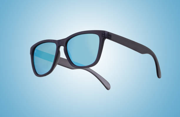 파란색과 흰색 의 배경에 파란색 렌즈와 검은 색 프레임 선글라스 - lens flair 뉴스 사진 이미지