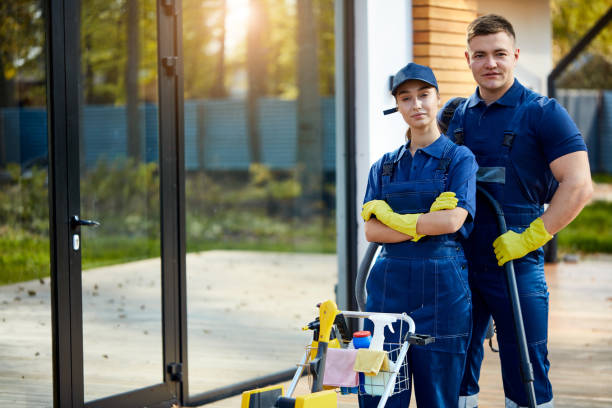 istock Cheerful team work of two paople from cleaning service 1226346286