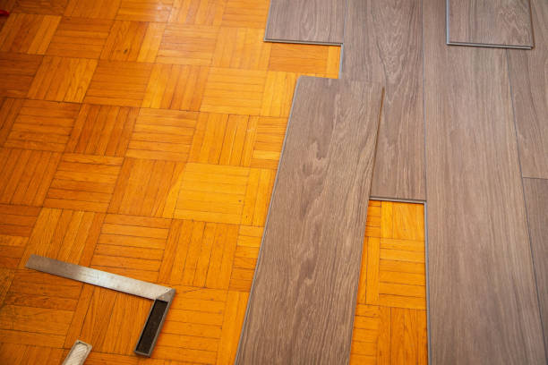 istock Lay vinyl flooring on old parquet 1226369538