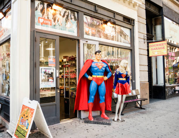 store with costumed figures new york city - superman imagens e fotografias de stock