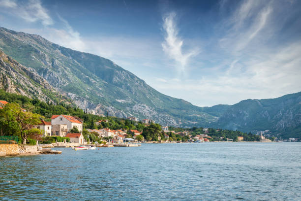 baia di ljuta di kotor scenic view montenegro - montenegro kotor bay fjord town foto e immagini stock