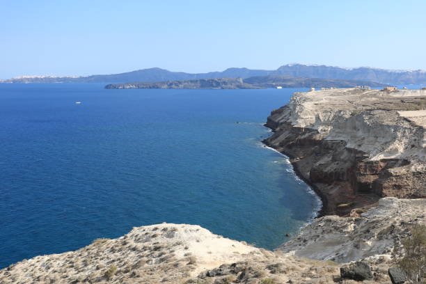 beautiful  panorama of sand cliffs on akrotiri on santorini island, greece - greek islands greece day full frame imagens e fotografias de stock