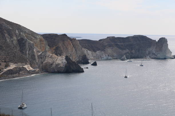 산토리니 섬, 그리스의 아크로티리에 있는 아름다운 모래 절벽 - greek islands greece day full frame 뉴스 사진 이미지