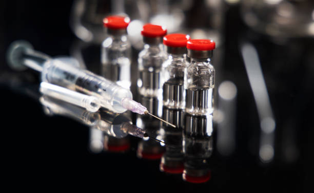 zdjęcie stockowe z laboratorium tworzącego szczepionkę covid19, świat szuka szczepionki, aby wydostać się z tej pandemii - vial capsule pill nobody zdjęcia i obrazy z banku zdjęć