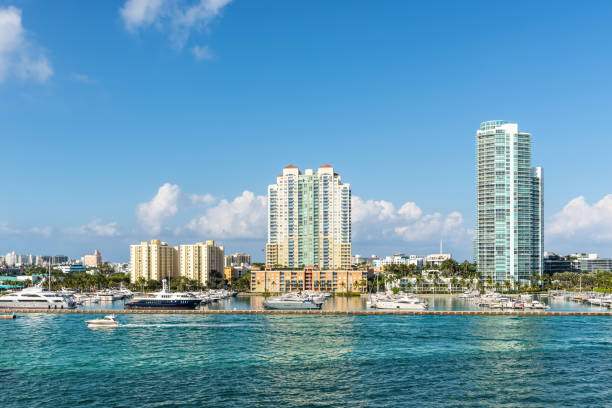 intra-coastal waterway (meloy channel) in florida, florida, usa - intra coastal stock-fotos und bilder