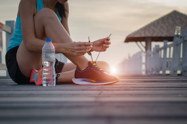 pre running - look for trains” imagens e fotografias de stock