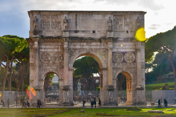 The Arch of Constantine (Arco di Costantino) Between the Colosseum and the Palatine Hill in Rom stock photo