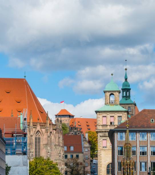 vista sulla città di norimberga baviera - castle nuremberg fort skyline foto e immagini stock