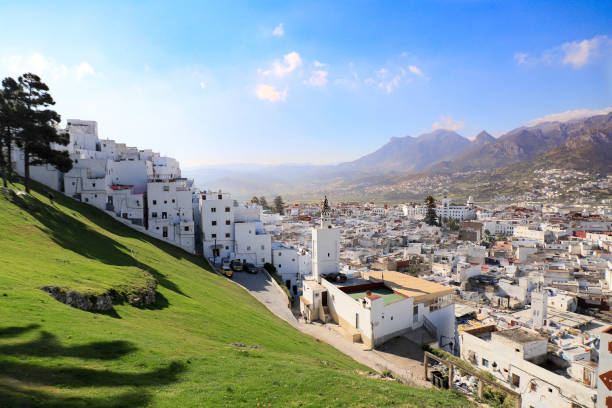 vista de la ciudad blanca de tetuán - morocco landscape mountain mountain range fotografías e imágenes de stock