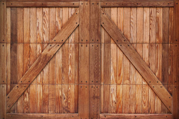 puertas de puerta de granero de madera - barn door fotografías e imágenes de stock