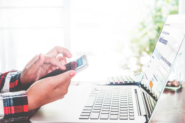 istock online payment to make health insurance. 1226862368