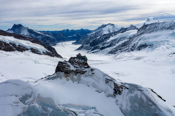 glaciar top of europe - jungfrau train winter wengen fotografías e imágenes de stock