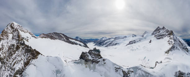 jungfraujoch spitze europas - jungfrau train winter wengen stock-fotos und bilder