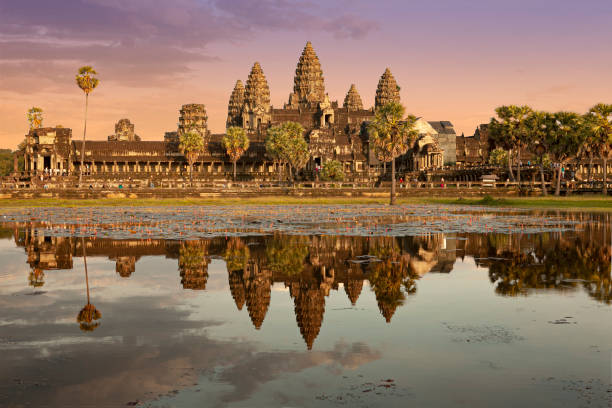 templo famoso no camboja ásia - angkor wat buddhism cambodia tourism - fotografias e filmes do acervo