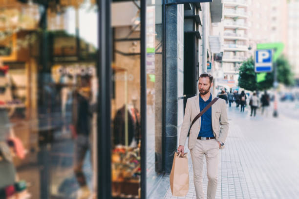 istock Businessman shopping in Valencia 1226955173