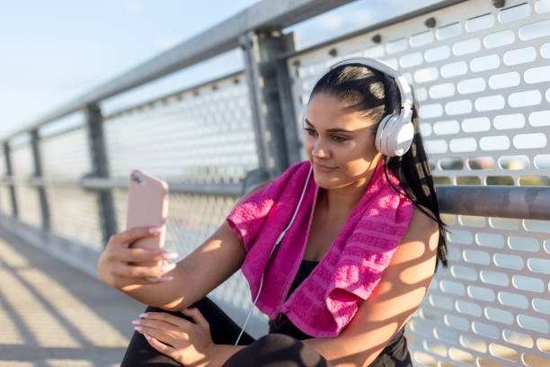 istock Fit girl making a selfie and smiling 1227150171