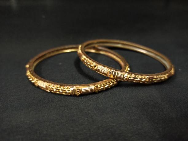 istock Micro photography jewellery bangle photos good view 1227189715