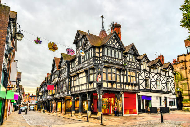 traditional tudor english style houses in chester, england - chester england fotos imagens e fotografias de stock