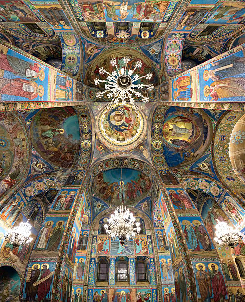 wnętrze kościoła na krwi rozlane, st. petersburg, rosja - cathedral st petersburg indoors fresco zdjęcia i obrazy z banku zdjęć