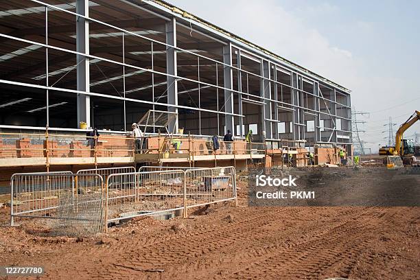 Foto de Pedreiros e mais fotos de stock de Adulto - Adulto, Arquiteto, Artigo de vestuário para cabeça