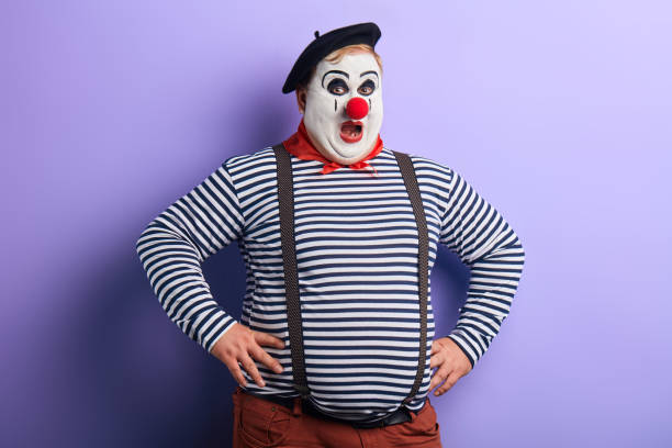 crazy mime singing songs, comic performer imitating passers-by