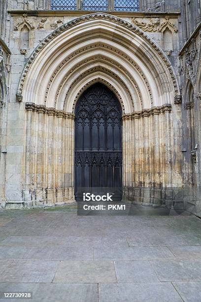 Foto de Gothic Porta e mais fotos de stock de Anos 1000 - Anos 1000, Arco - Característica arquitetônica, Catedral