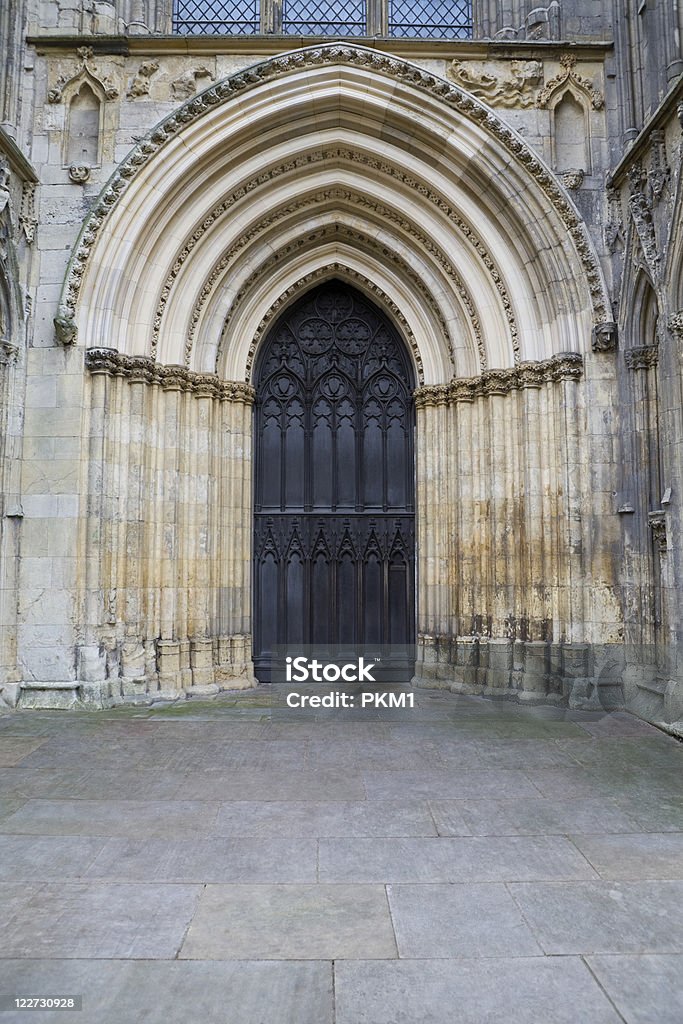 Готический дверь - Стоковые фото Англия роялти-фри