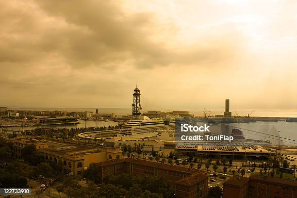 Photo libre de droit de Vue Panoramique Sur Le Port De Barcelone banque d'images et plus d'images libres de droit de Affaires - Affaires, Baie - Eau, Bateau de plaisance