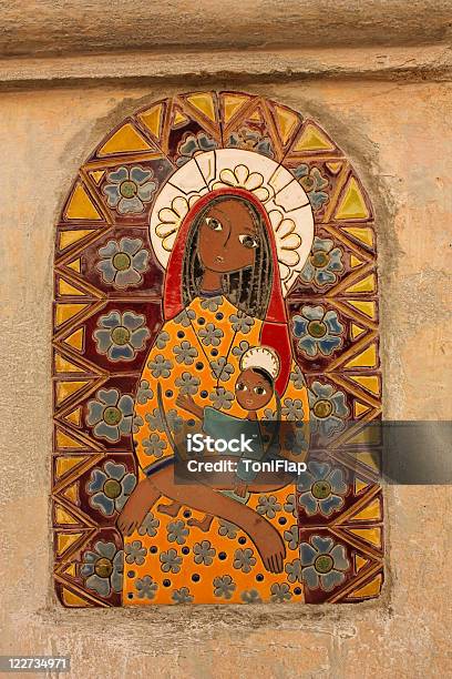 Black Madonna Und Kind Stockfoto und mehr Bilder von 20. Jahrhundert - 20. Jahrhundert, Alt, Anmut