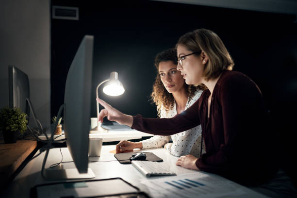 ready to assist in any way she can - gameplan imagens e fotografias de stock