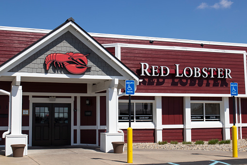 Indianapolis - Circa April 2020: Red Lobster Casual Dining Restaurant. Red Lobster is offering call ahead take out and delivery meals during social distancing.